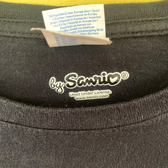 San Rio Hello Kitty tshirt - Picture 2 of 3